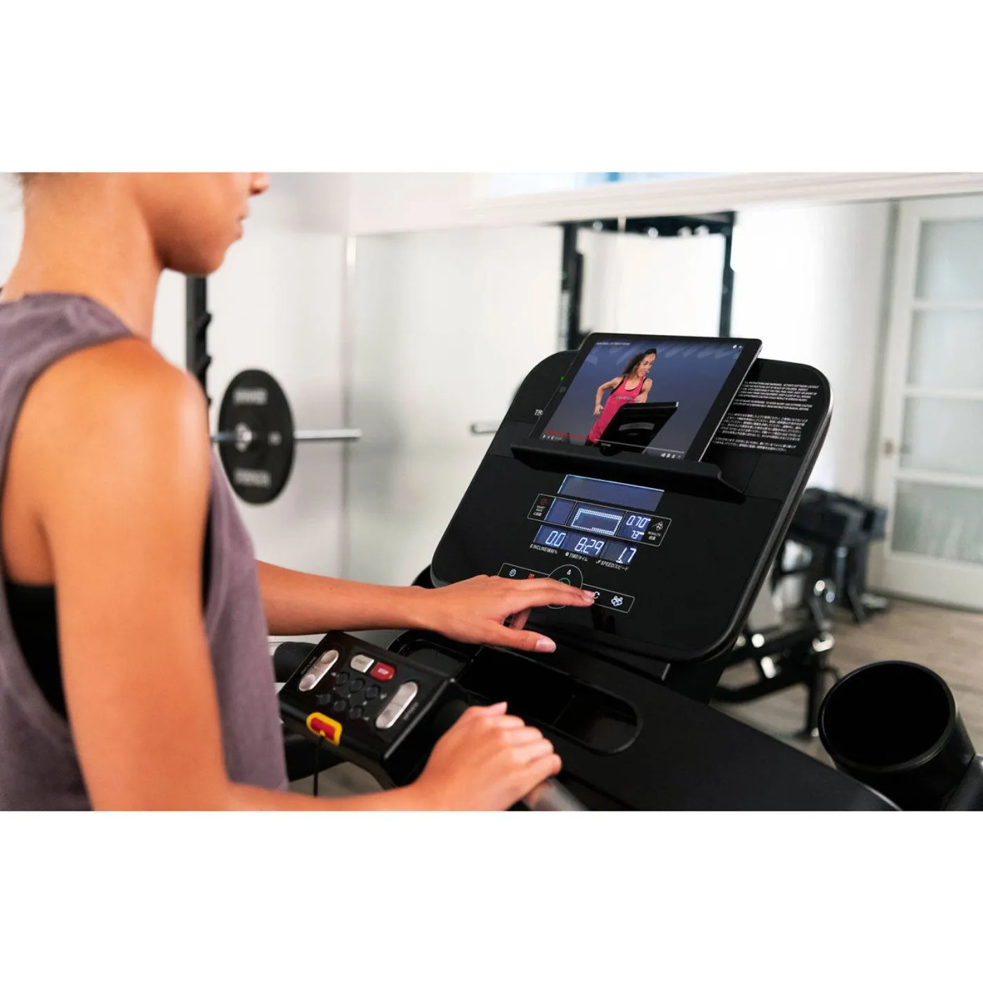 Life Fitness Run CX Treadmill - RRR-TR-0000-03 - Image 5
